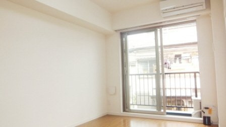 リブリ・Red.B5の展望|明るい室内です