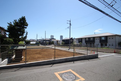 【前面道路含む現地写真】 | 海老名市上郷1丁目　No4　全9区画分譲地　　建築条件付【仲介手数料無料】 | 海老名市「上郷に全9区画の開発分譲地」
