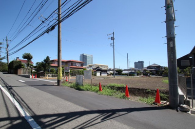 【前面道路含む現地写真】 | 海老名市上郷1丁目　No2　全9区画分譲地　　建築条件付【仲介手数料無料】 | 海老名市「上郷に全9区画の開発分譲地」