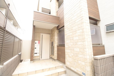 【エントランス】 | AQUE13 | 落ち着いたエントランスです