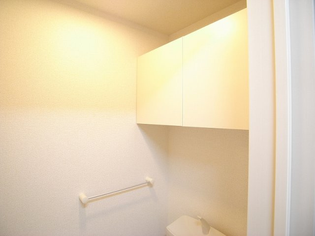 【トイレ】 | Nicewell 鴻池 | 吊戸棚