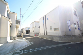【前面道路含む現地写真】