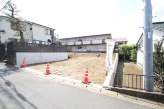 【前面道路含む現地写真】