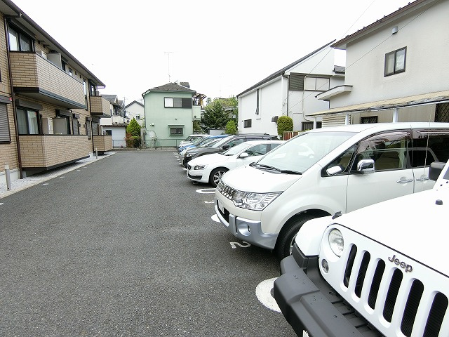 コージーサイドの駐車場