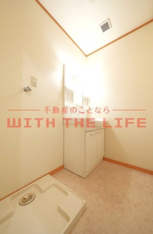 ミルキークォーツ【キャッシュバック対象物件】の洗面所|明るい洗面所です