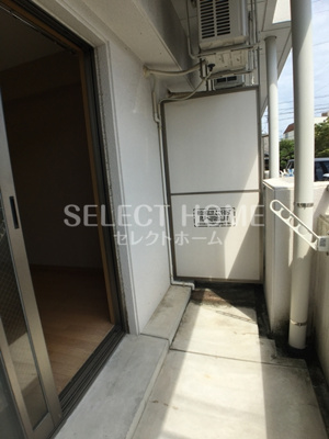 【バルコニー】 | グリーンヒルズ明大寺 | 外からの目が気にならないバルコニーで洗濯物が干せます
同型タイプ