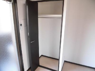 Residence西小路小米町の収納|クローゼット