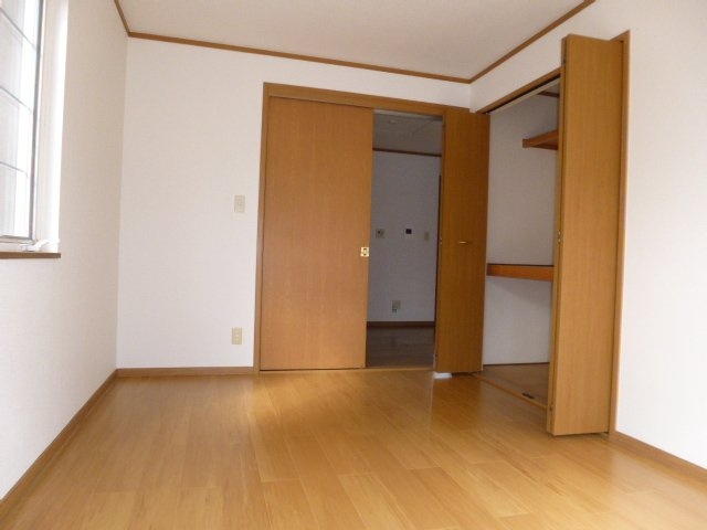 エスポワール酒津の洋室