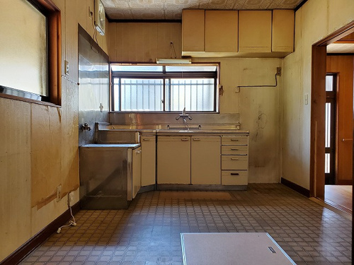 高知市北竹島町 中古住宅 売家｜直物件 南向き 南側道路面す バス 