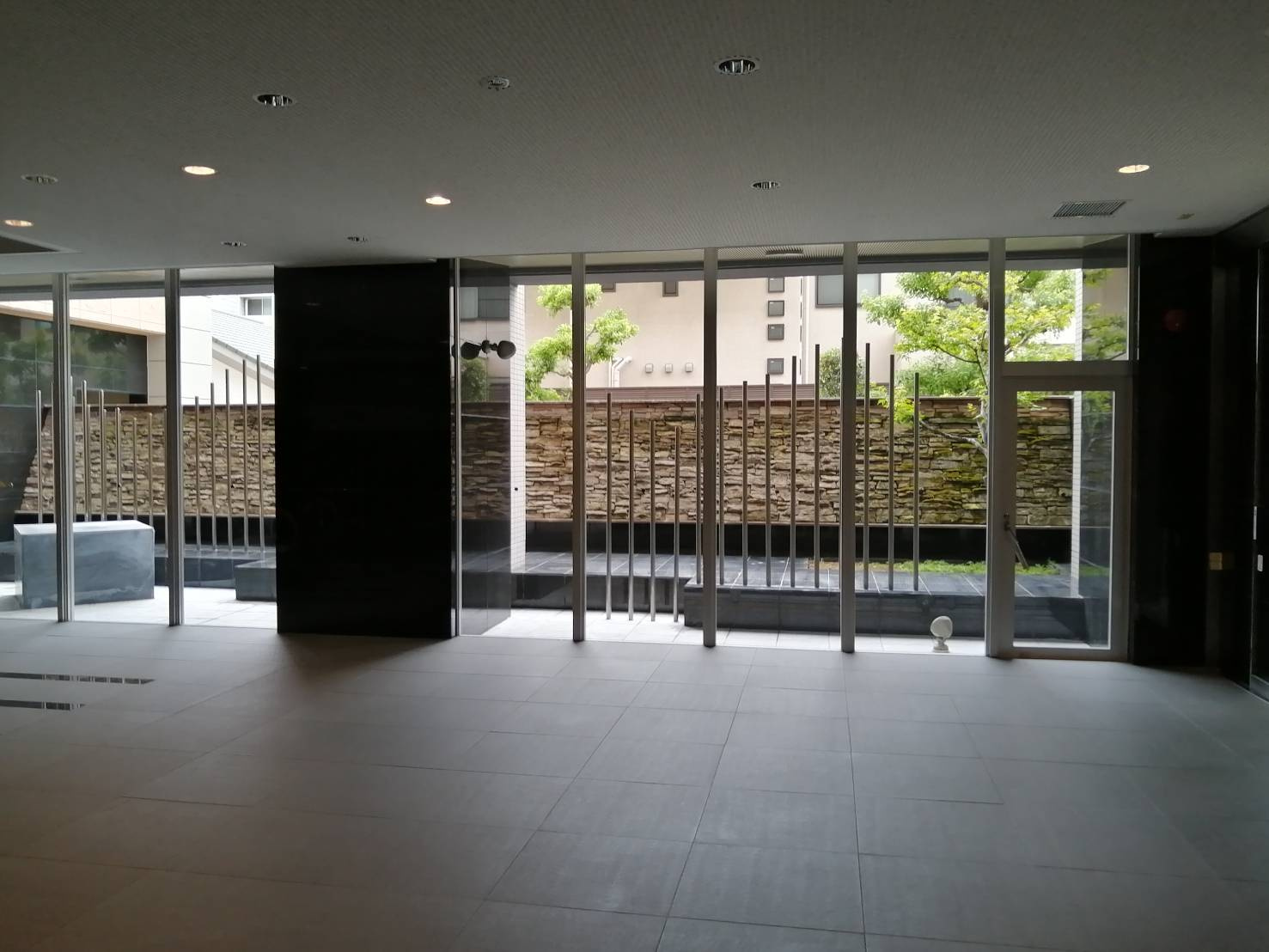 南海シティーコート岸和田のエントランス|ロビーになっております。