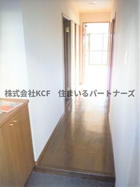アメニティハイツ杏栄館の玄関|シンプルで使いやすい玄関です