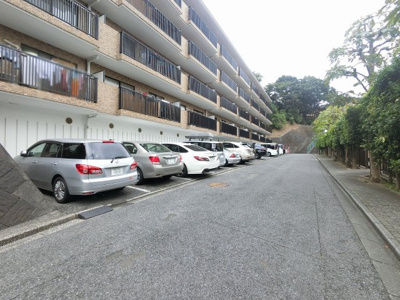 【駐車場】 | 綱島富士見台パーク・ホームズB棟 | 平置き駐車場