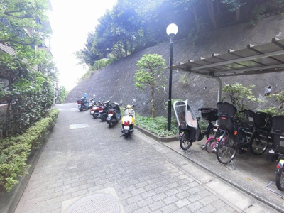 【その他共用部分】 | 綱島富士見台パーク・ホームズB棟 | バイク置場