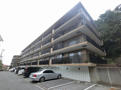 【外観】 | 綱島富士見台パーク・ホームズB棟 | 東急東横線「綱島」駅バス10分
JR京浜東北線「川崎」駅バス17分バス停「八千代田」停歩6分。