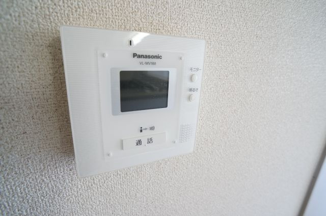 シャルマンコーポ荒牧のセキュリティ|TVモニターホンも取り換え済みです