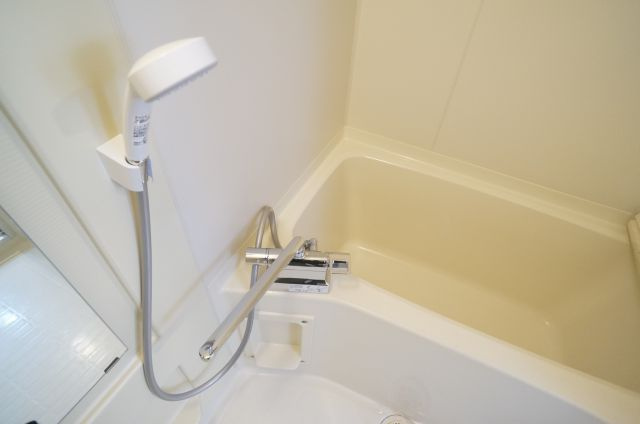 シャルマンコーポ荒牧の浴室|浴室の水道栓は温度調整もしやすく使いやすいタイプに新調