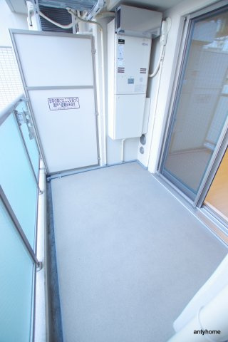 エステムプラザ梅田中崎町3ツインマークスSR　仲介手数料無料のバルコニー