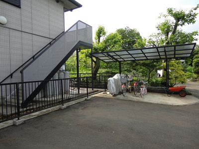 【その他共用部分】 | けや木【SHM】 | 屋根付きの駐輪場で雨が降っても大切な自転車が濡れなくてすみますね♪荷物が重いときに自転車があれば助かりますね！