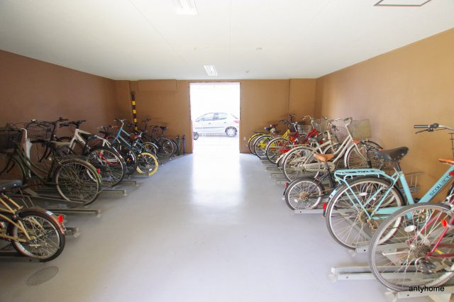 プレサンス梅田北デイズ　仲介手数料無料の駐車場
