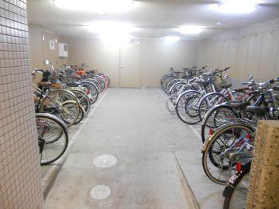ハウスセゾン両替町の駐車場|駐輪場