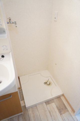 熊本市中央区黒髪６丁目のアパートの洗面所