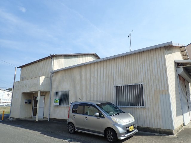 辻本倉庫の外観