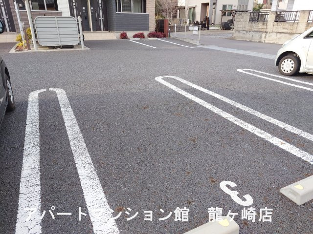 アルカディアⅥの駐車場