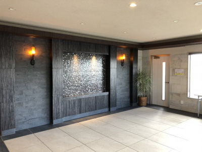 【エントランス】 | 築浅マンション　レーヴ宜野湾クレール