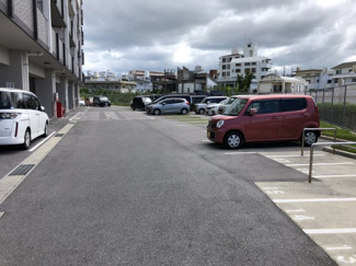 【駐車場】