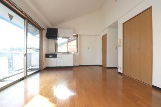 ソワール比島の居間・リビング