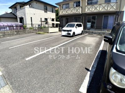 【駐車場】 | レジデンス翼Ｂ | 駐車場があるので、車を買う予定の方も安心です