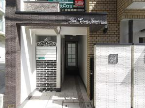 池田市城南２丁目の賃貸マンションのエントランス