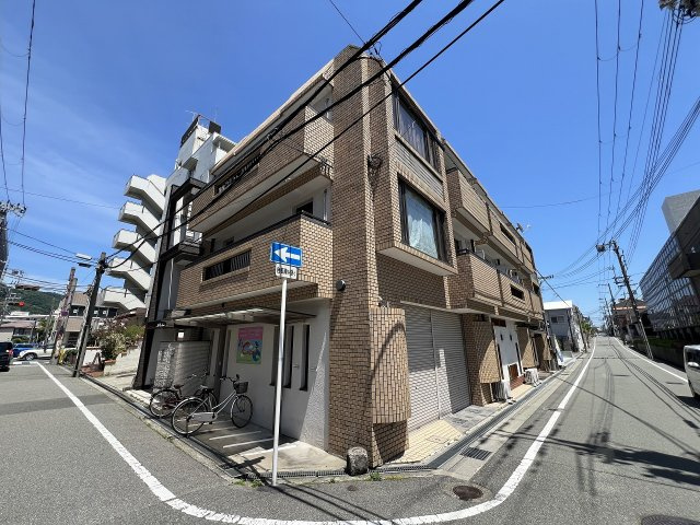 池田市城南２丁目の賃貸マンションの外観