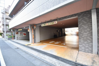 【駐車場】 | 駐車場入口