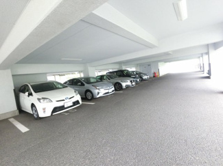 【駐車場】 | 平置き駐車場。