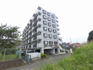 【外観】 | 5階住居東向き、鶴見川を望むリバービュー！
徒歩圏に買物施設が充実しており住みやすいです。