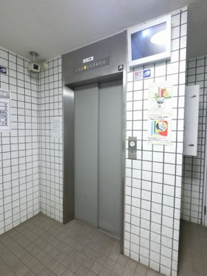 【その他共用部分】 | コープ保土ヶ谷B棟 | お買い物時やベビーカーの出し入れに便利なエレベーター付