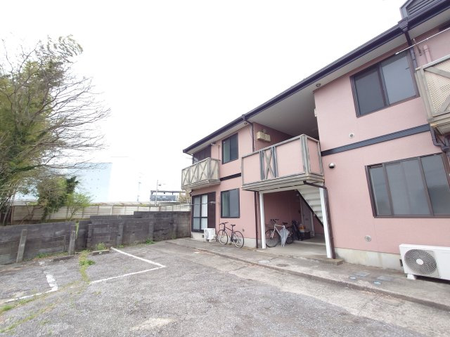 ヴィレッジ白山の外観