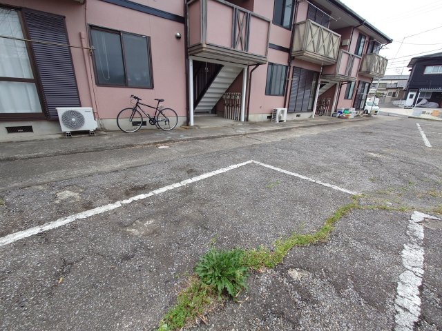 ヴィレッジ白山の駐車場