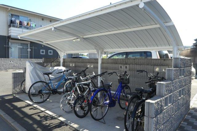 倉敷市白楽町のアパートのその他共用部分|駐輪場