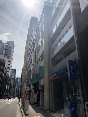 栄楽ビルの外観