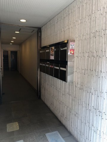 栄楽ビルのロビー
