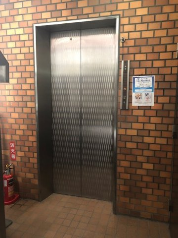 第一銀長ビルのロビー