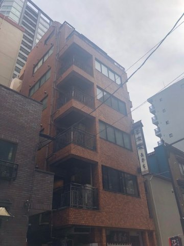第一銀長ビルの外観