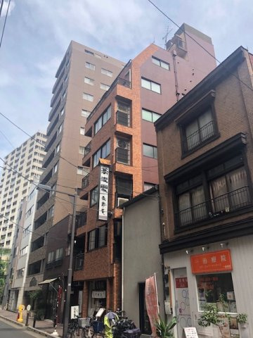 第一銀長ビルの外観