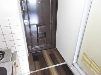 アスビール三条の玄関