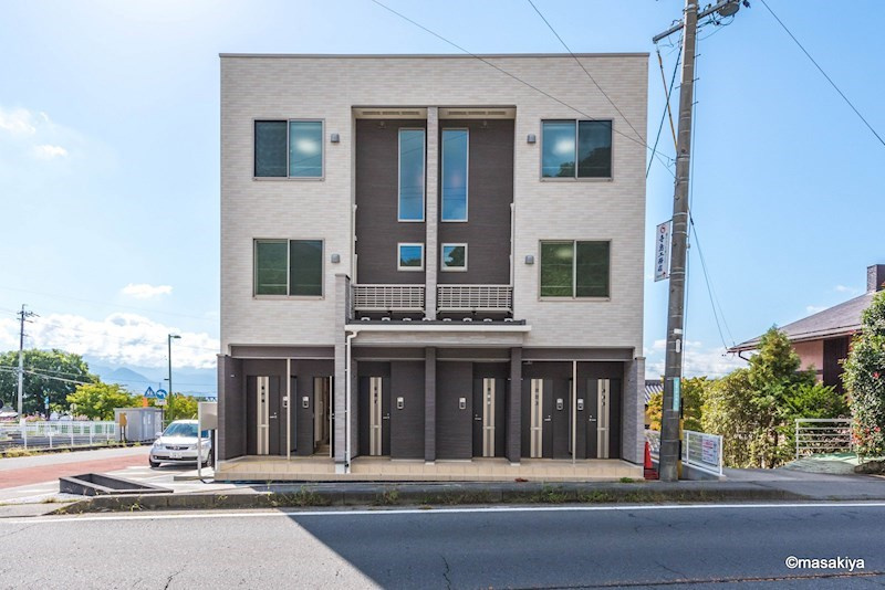 セレッソ犀沢の外観