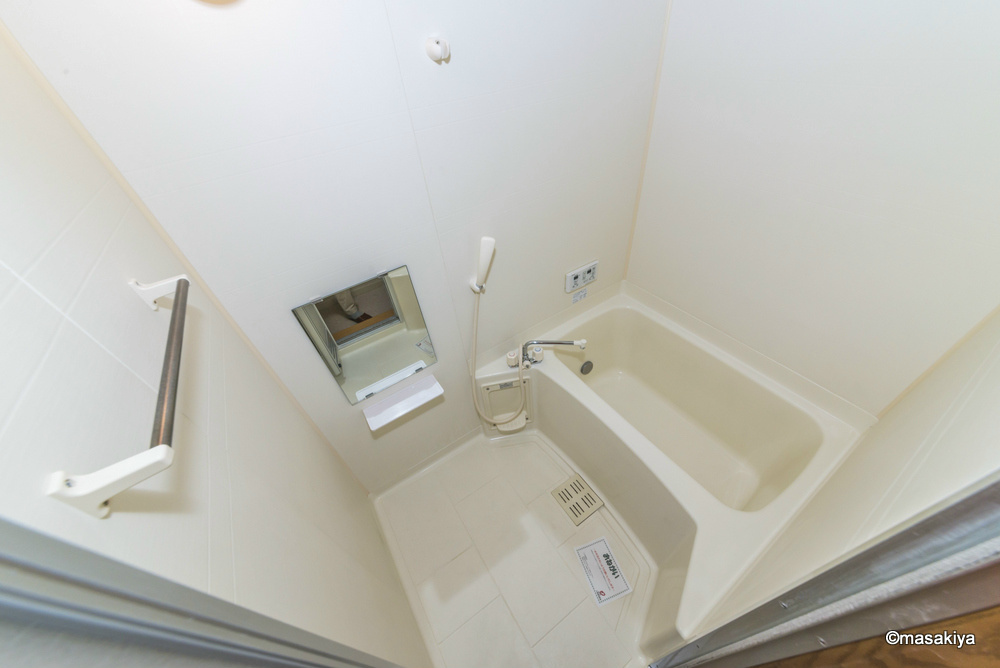 エトワール　Aの浴室|お風呂　追い焚き付きです。