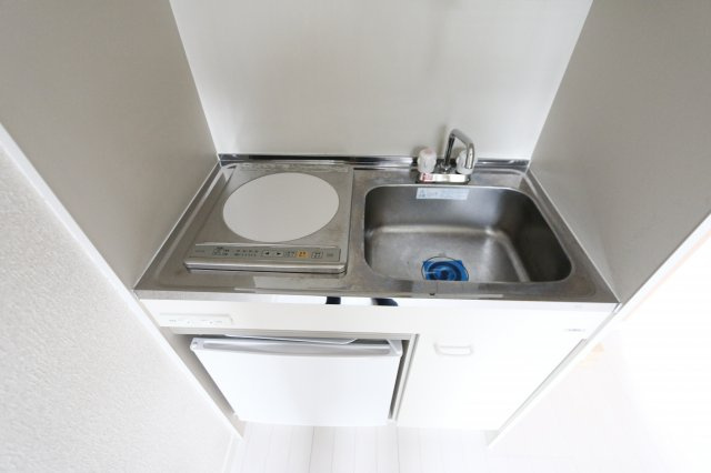 プレミアリラガーデン鶴見仲通のキッチン|同タイプ参考写真です。