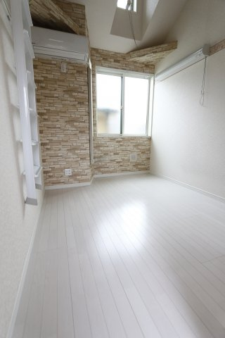 プレミアリラガーデン鶴見仲通の居間・リビング|同タイプ参考写真です。